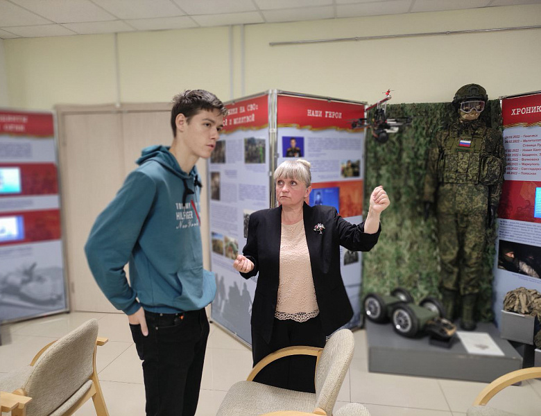 Чужие и СВОи. Обличия и лица