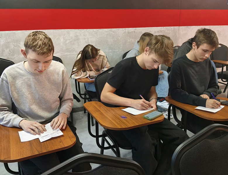 Поздравили Наших Героев!